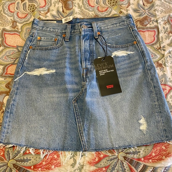 Levi’s High Rise Deconstructed Skirt. NWT - Picture 7 of 8